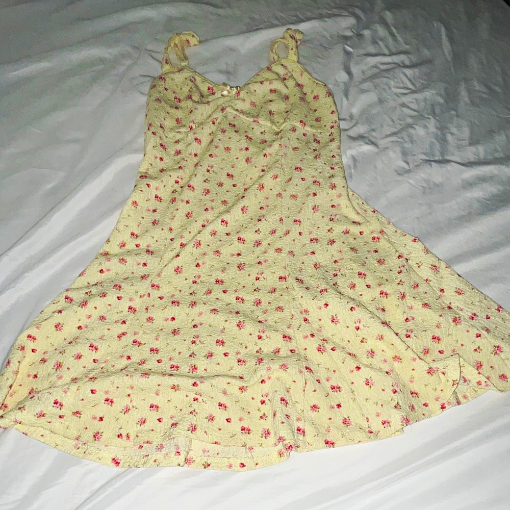 Madden Girl Women's Floral Mini Dress V-Neck Sleeveless Cream/Pink Size L